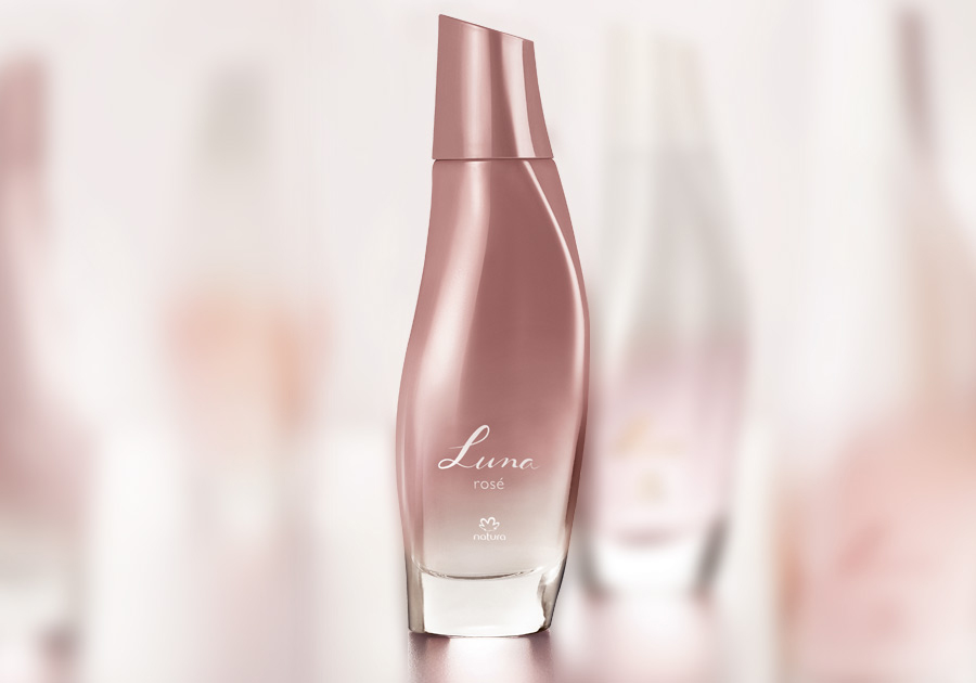 Descrição conforme o Fabricante: “Luna Rosé vem com uma nova fragrância sofisticada e encantadora que tem um elegante e diferenciado bouquet floral que contrasta com toques especiados de pimenta rosa. […]